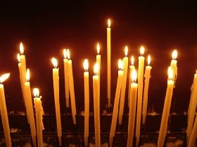 Церковные свечи. Фото с сайта www.hayfilm.eu