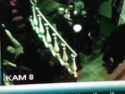 Нападение спецназа ФСКН на ночной клуб. Скрин видео www.fontanka.ru/2015/11/23/069/big.1.html