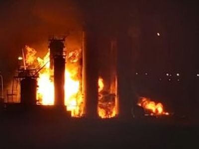 Пожар на территории завода. Фото: Ухта 24