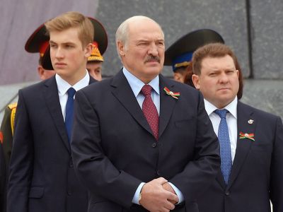 Николай и Александр Лукашенко Фото: twimg.com